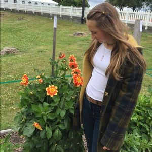 Meet your Posher, Ella